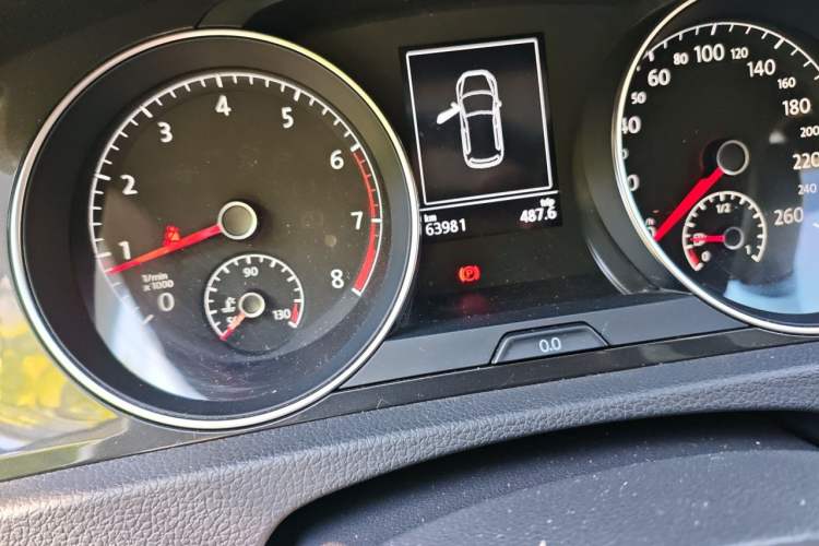 Used Volkswagen Golf 2020 280TSI DSG Comfort Version Odometer Close Up