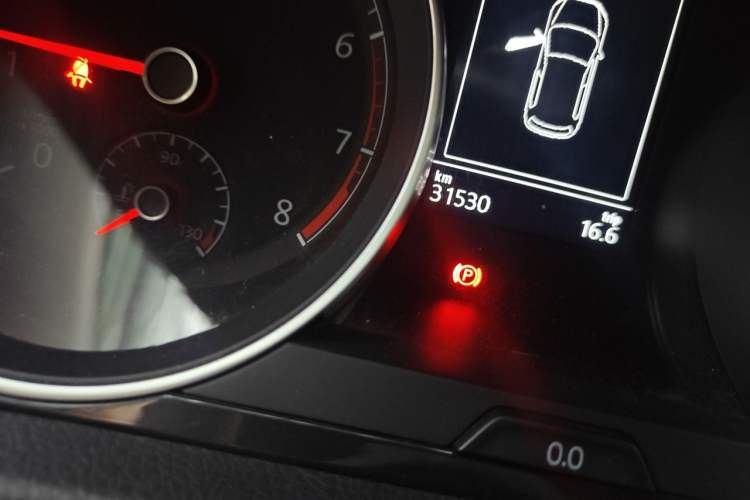 Used Volkswagen Golf 2020 280TSI DSG Comfort Version Odometer Close Up