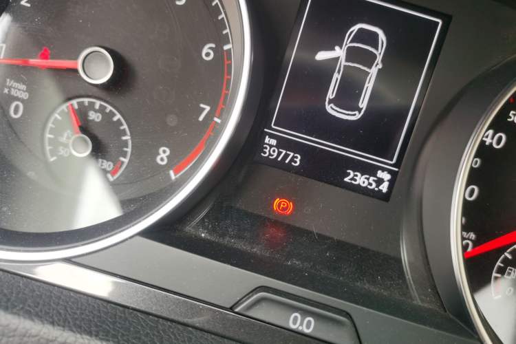 Used Volkswagen Golf 2020 200TSI DSG Comfortable and Ambitious Edition Odometer Close Up