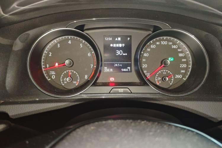 Used Volkswagen Golf 2020 Zhiai Edition 280TSI DSG Comfort Model Odometer Close Up