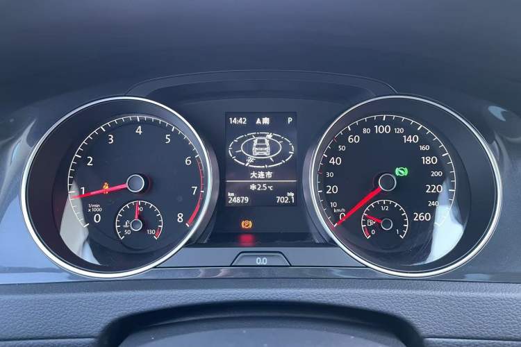 Used Volkswagen Golf 2020 280TSI DSG Comfort Version Odometer Close Up