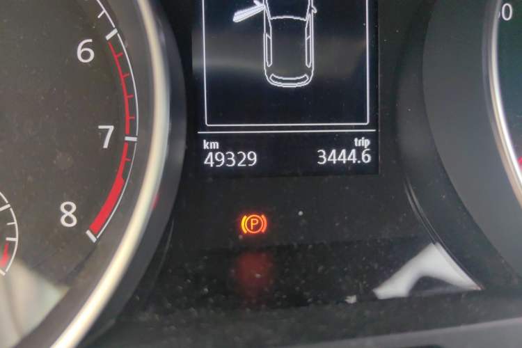 Used Volkswagen Golf 2020 Zhiai Edition 200TSI DSG Comfortable & Ambitious Version Odometer Close Up