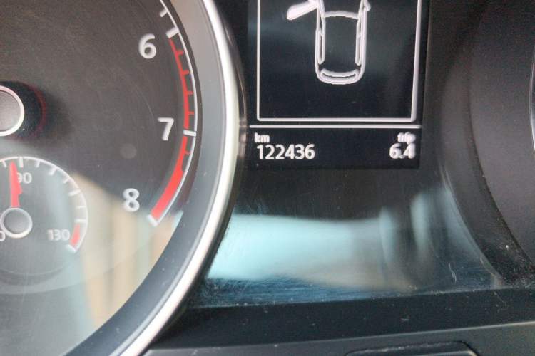 Used Volkswagen Golf 2020 200TSI DSG Comfortable and Ambitious Edition Odometer Close Up