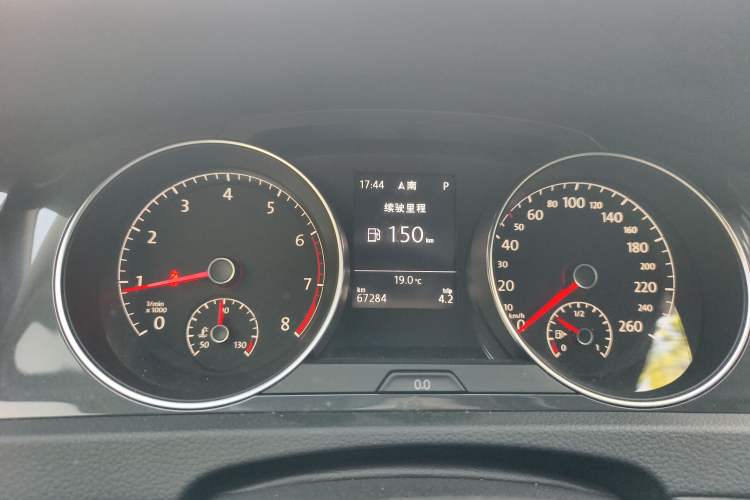 Used Volkswagen Golf 2020 280TSI DSG Comfort Version Odometer Close Up