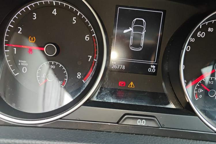 Used Volkswagen Golf 2020 Zhiai Edition 280TSI DSG Comfort Model Odometer Close Up
