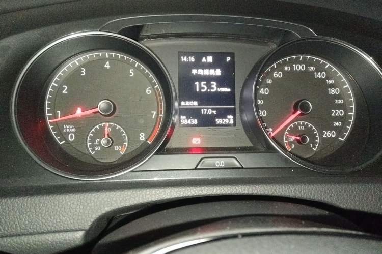 Used Volkswagen Golf 2020 Zhiai Edition 280TSI DSG Comfort Model Odometer Close Up