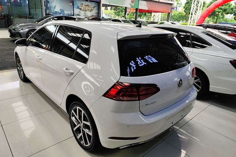 Used Volkswagen Golf 2020 200TSI DSG Comfortable and Ambitious Edition Rear Left 45 Deg