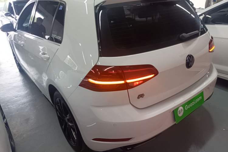 Used Volkswagen Golf 2020 Charming Edition 280TSI DSG R-Line Rear Left 45 Deg