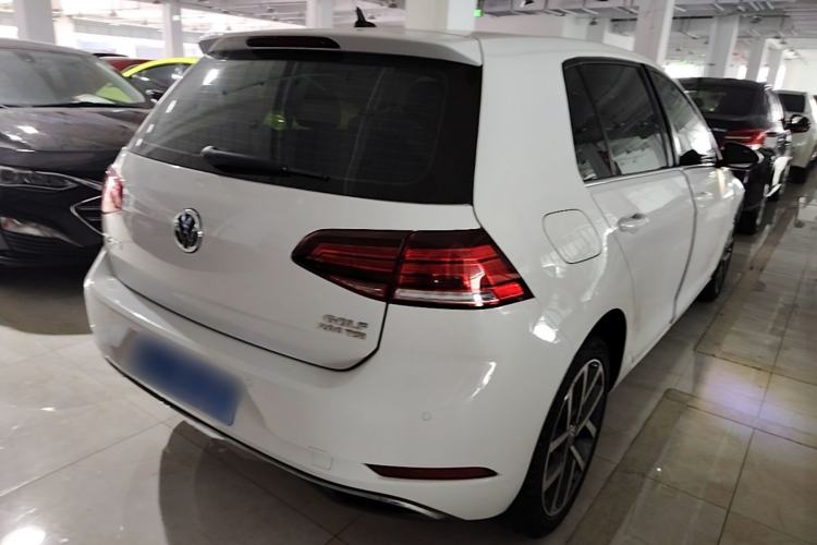 Used Volkswagen Golf 2020 200TSI DSG Comfortable and Ambitious Edition Rear Right 45 Deg