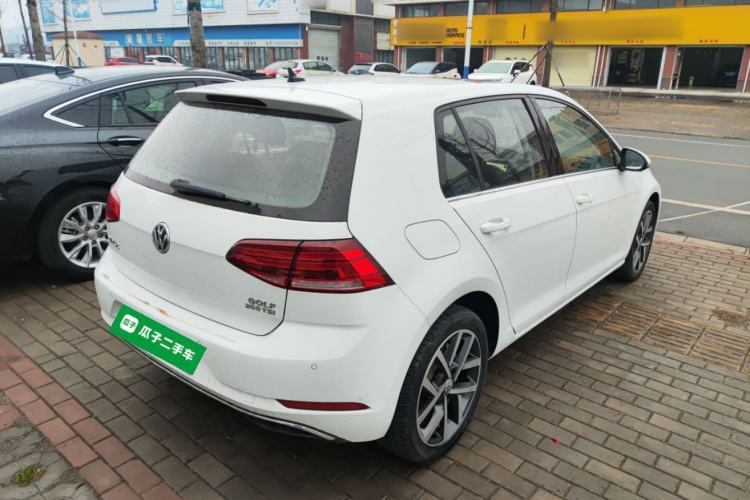 Used Volkswagen Golf 2020 200TSI DSG Comfortable and Ambitious Edition Rear Right 45 Deg