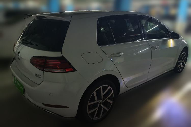 Used Volkswagen Golf 2020 200TSI DSG Comfortable and Ambitious Edition Rear Right 45 Deg