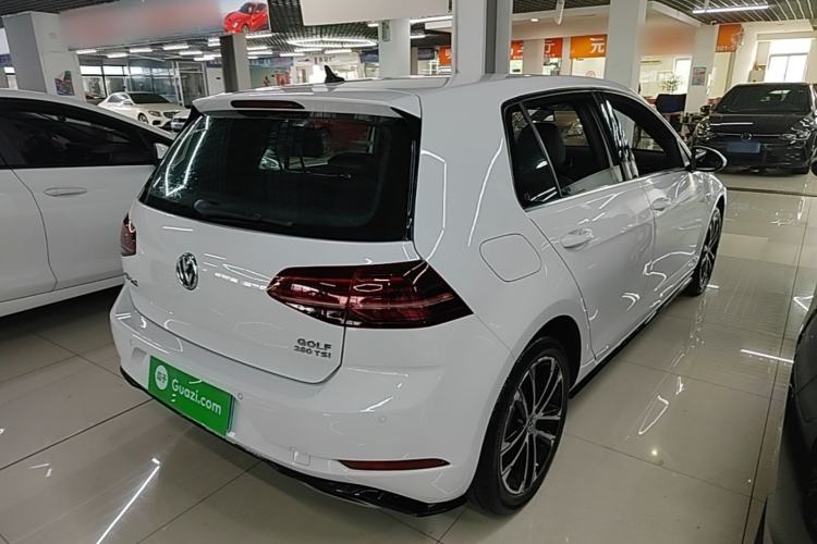 Used Volkswagen Golf 2020 280TSI DSG R-Line Version Rear Right 45 Deg