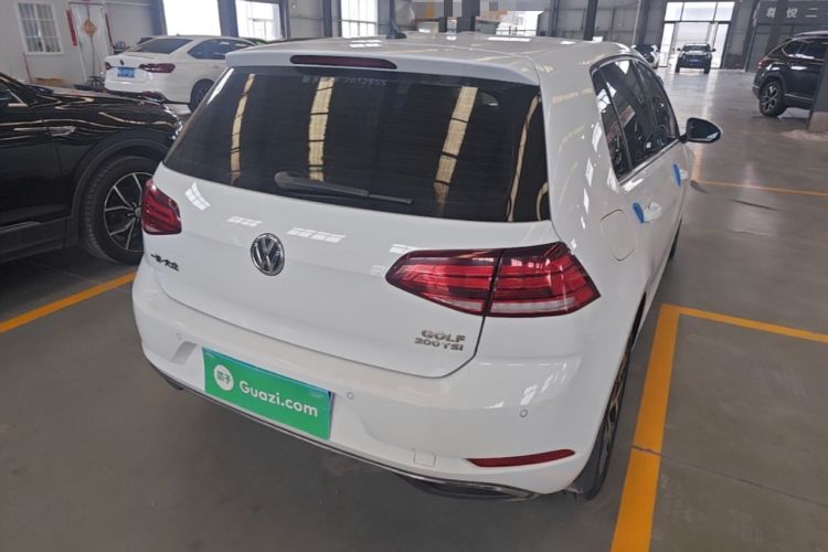 Used Volkswagen Golf 2020 200TSI DSG Comfortable and Ambitious Edition Rear Right 45 Deg