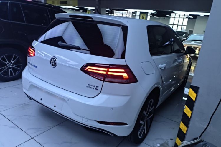 Used Volkswagen Golf 2020 200TSI DSG Comfortable and Ambitious Edition Rear Right 45 Deg