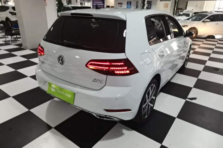 Used Volkswagen Golf 2020 Zhiai Edition 280TSI DSG Luxury Model Rear Right 45 Deg