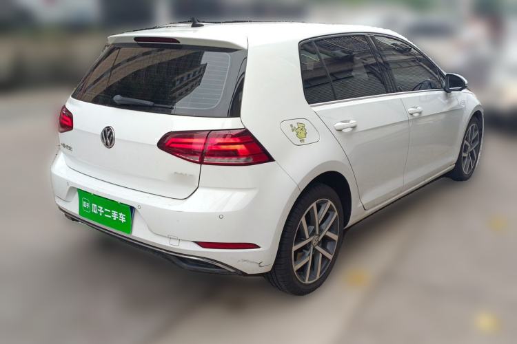 Used Volkswagen Golf 2020 200TSI DSG Comfortable and Ambitious Edition Rear Right 45 Deg