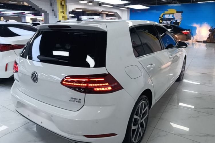 Used Volkswagen Golf 2020 280TSI DSG Luxury Edition Rear Right 45 Deg