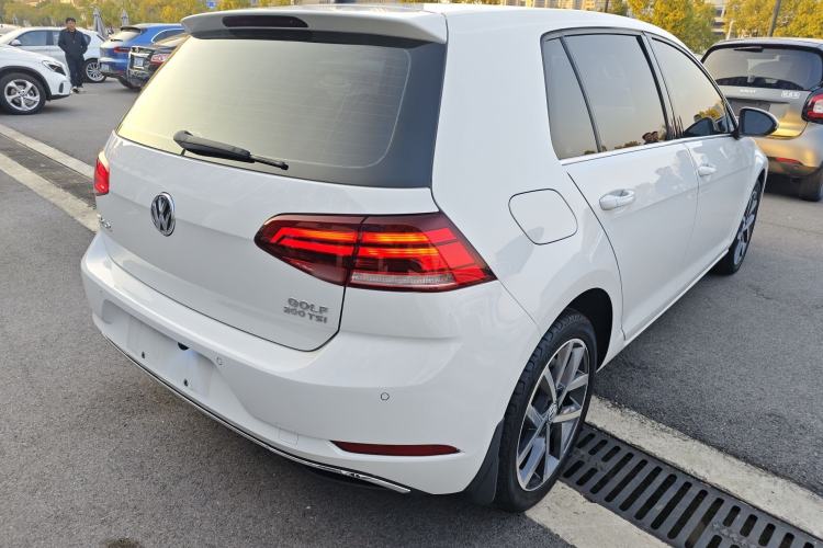 Used Volkswagen Golf 2020 200TSI DSG Comfortable and Ambitious Edition Rear Right 45 Deg