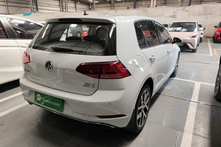 Used Volkswagen Golf 2020 200TSI DSG Comfortable and Ambitious Edition Rear Right 45 Deg