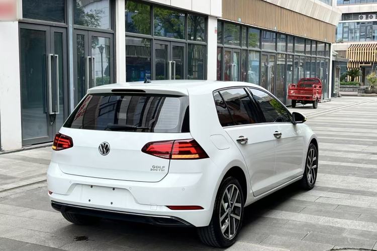 Used Volkswagen Golf 2020 200TSI DSG Comfortable and Ambitious Edition Rear Right 45 Deg