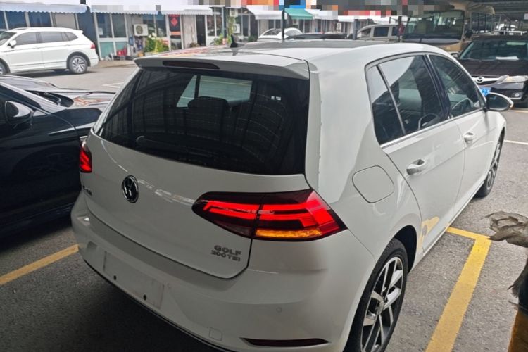 Used Volkswagen Golf 2020 200TSI DSG Comfortable and Ambitious Edition Rear Right 45 Deg