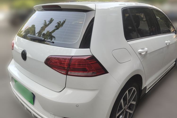 Used Volkswagen Golf 2020 200TSI DSG Comfortable and Ambitious Edition Rear Right 45 Deg