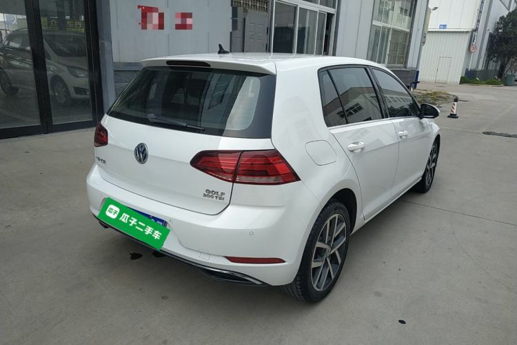 Used Volkswagen Golf 2020 200TSI DSG Comfortable and Ambitious Edition Rear Right 45 Deg