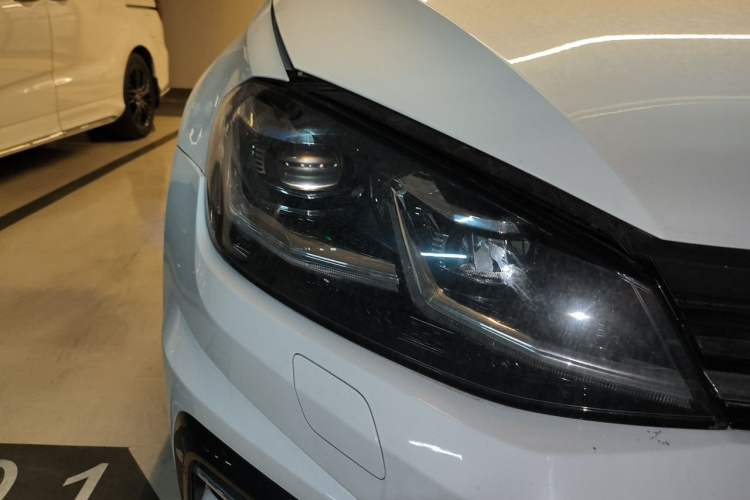 Used Volkswagen Golf 2020 Charming Edition 280TSI DSG R-Line Right Front Headlight