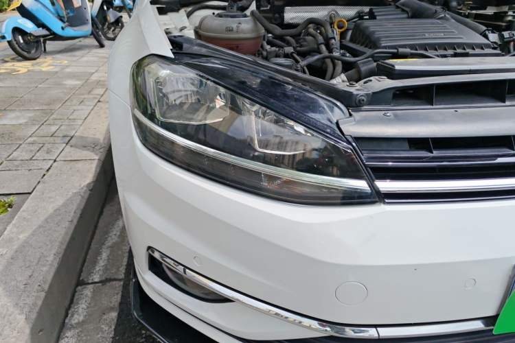 Used Volkswagen Golf 2020 Zhiai Edition 200TSI DSG Comfortable & Ambitious Version Right Front Headlight