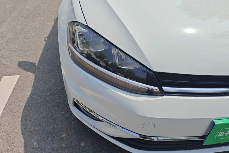 Used Volkswagen Golf 2020 Zhiai Edition 200TSI DSG Comfortable & Ambitious Version Right Front Headlight