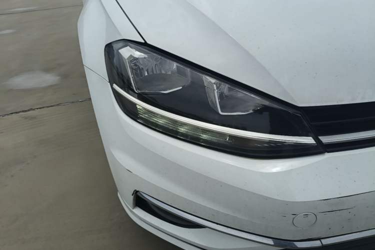 Used Volkswagen Golf 2020 Zhiai Edition 200TSI DSG Comfortable & Ambitious Version Right Front Headlight