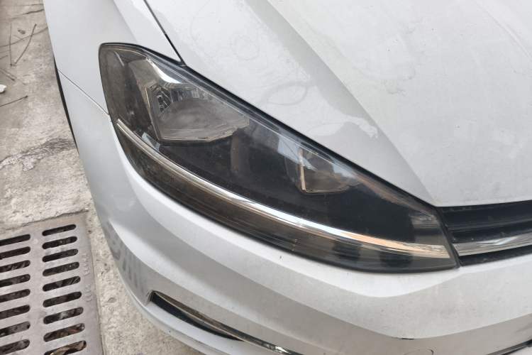 Used Volkswagen Golf 2020 Zhiai Edition 200TSI DSG Comfortable & Ambitious Version Right Front Headlight