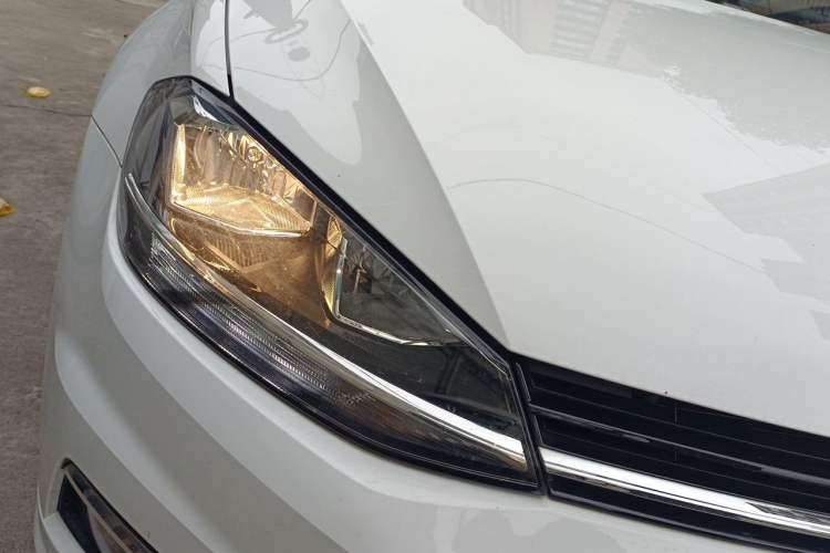 Used Volkswagen Golf 2020 200TSI DSG Comfortable and Ambitious Edition Right Front Headlight