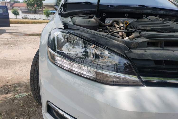 Used Volkswagen Golf 2020 Zhiai Edition 200TSI DSG Comfortable & Ambitious Version Right Front Headlight