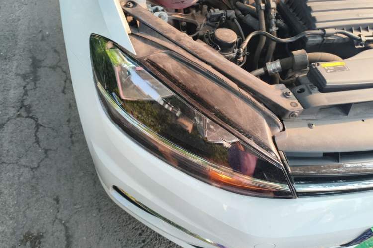 Used Volkswagen Golf 2020 Zhiai Edition 200TSI DSG Comfortable & Ambitious Version Right Front Headlight