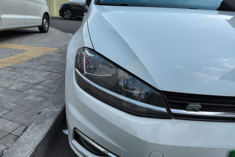 Used Volkswagen Golf 2020 Zhiai Edition 200TSI DSG Comfort Model Right Front Headlight