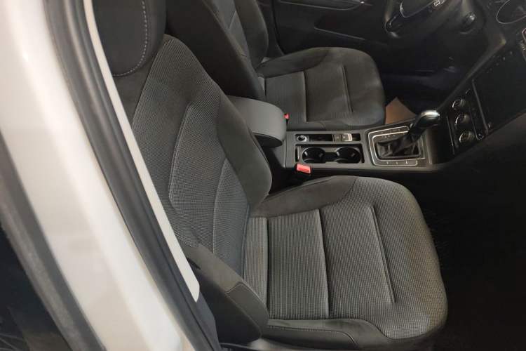 Used Volkswagen Golf 2020 Zhiai Edition 280TSI DSG Comfort Model Right Front Seat