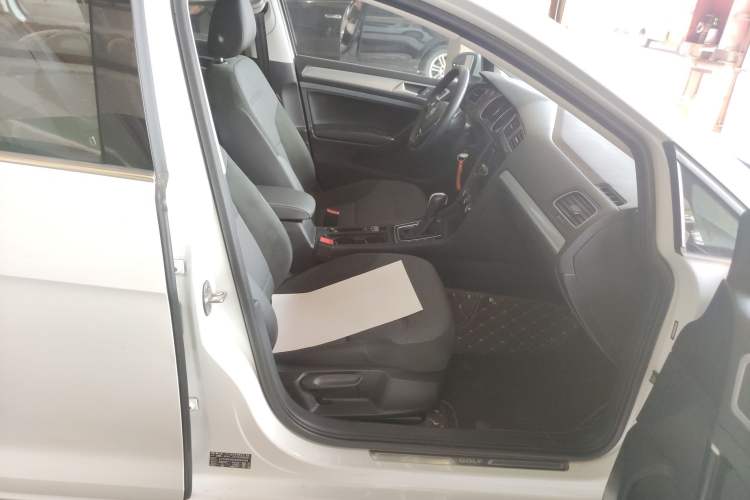 Used Volkswagen Golf 2020 280TSI DSG Comfort Version Right Front Seat