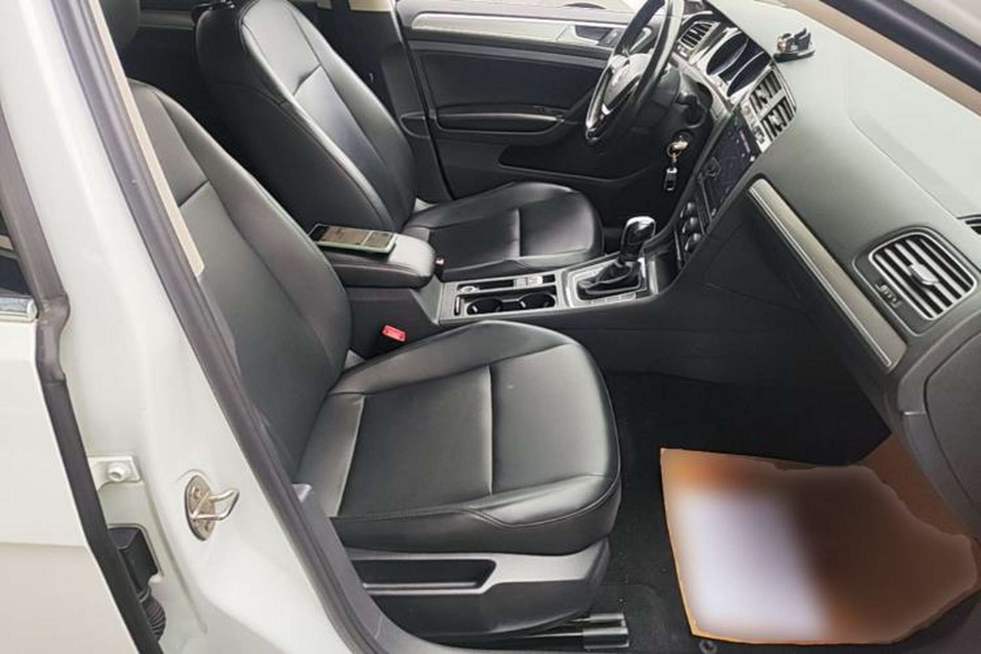 Used Volkswagen Golf 2020 200TSI DSG Comfortable and Ambitious Edition Right Front Seat