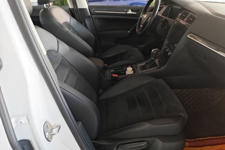 Used Volkswagen Golf 2020 Zhiai Edition 280TSI DSG Luxury Model Right Front Seat