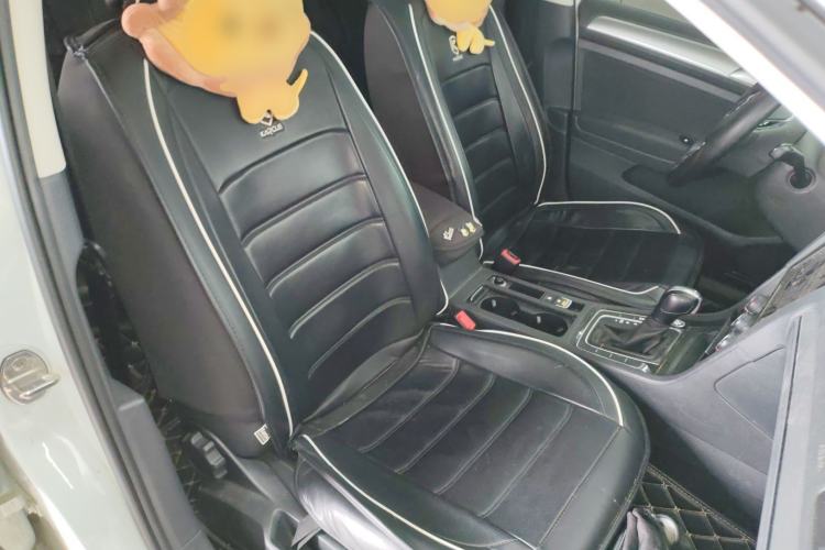 Used Volkswagen Golf 2020 Zhiai Edition 200TSI DSG Comfortable & Ambitious Version Right Front Seat