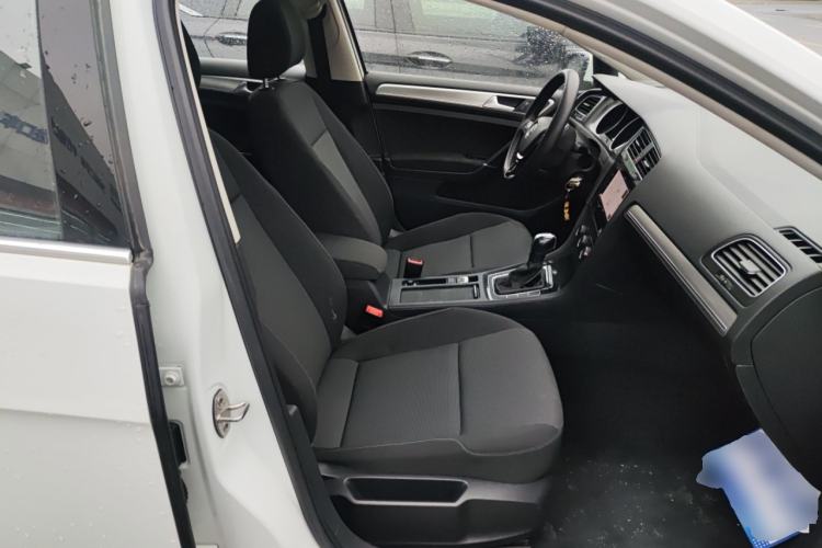 Used Volkswagen Golf 2020 200TSI DSG Comfortable and Ambitious Edition Right Front Seat