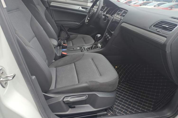 Used Volkswagen Golf 2020 Zhiai Edition 280TSI DSG Comfort Model Right Front Seat