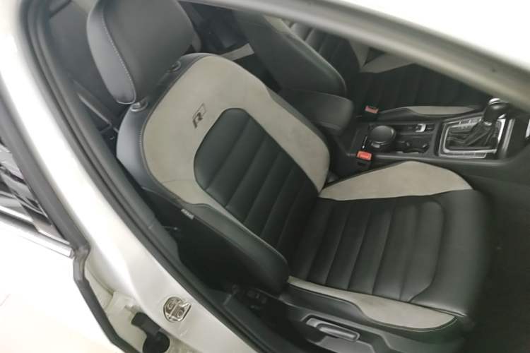 Used Volkswagen Golf 2020 280TSI DSG R-Line Version Right Front Seat