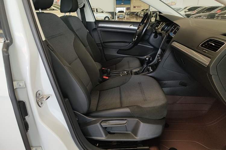 Used Volkswagen Golf 2020 Zhiai Edition 280TSI DSG Comfort Model Right Front Seat