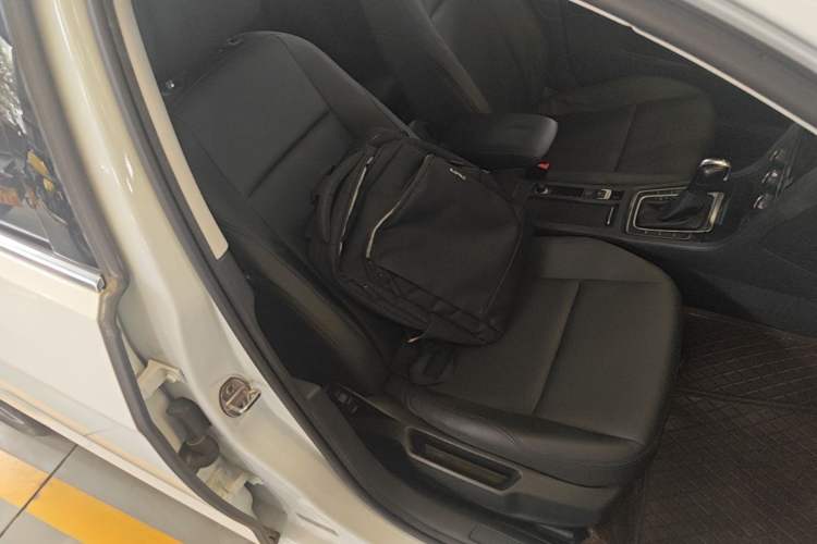 Used Volkswagen Golf 2020 200TSI DSG Comfortable and Ambitious Edition Right Front Seat