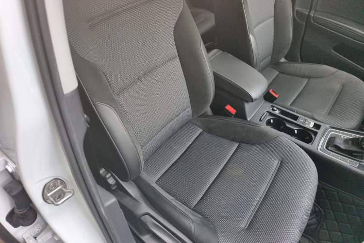 Used Volkswagen Golf 2020 280TSI DSG Comfort Version Right Front Seat