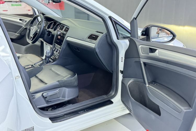 Used Volkswagen Golf 2020 Zhiai Edition 280TSI DSG Comfort Model Right Front Seat