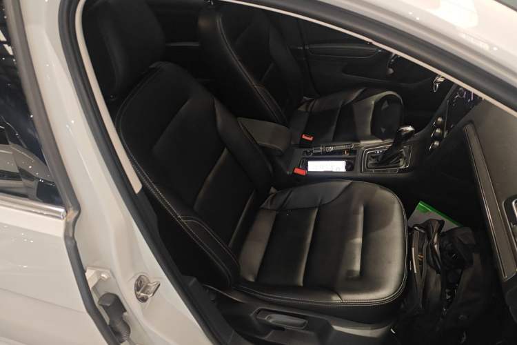 Used Volkswagen Golf 2020 280TSI DSG Comfort Version Right Front Seat