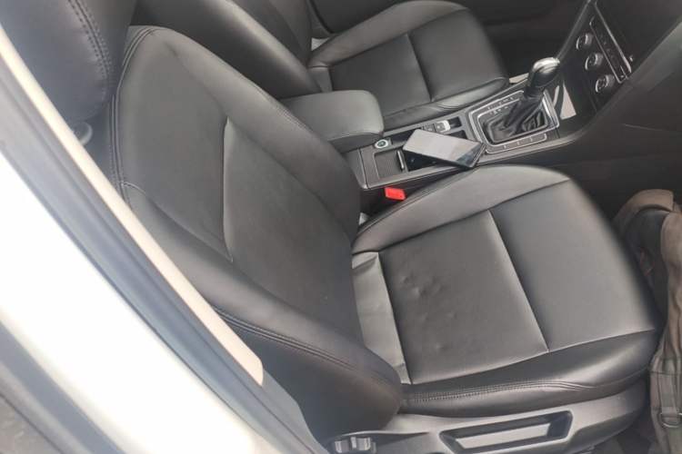Used Volkswagen Golf 2020 200TSI DSG Comfortable and Ambitious Edition Right Front Seat